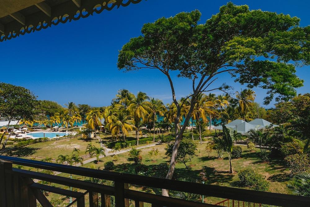 Bequia Beach Port Elizabeth Esterno foto